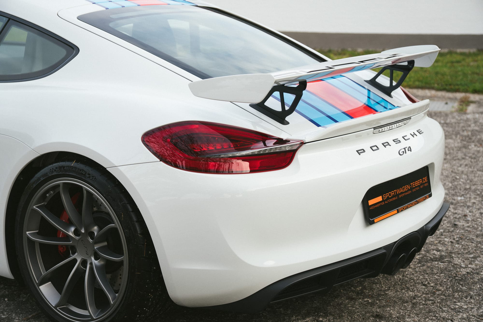 Porsche Cayman GT4