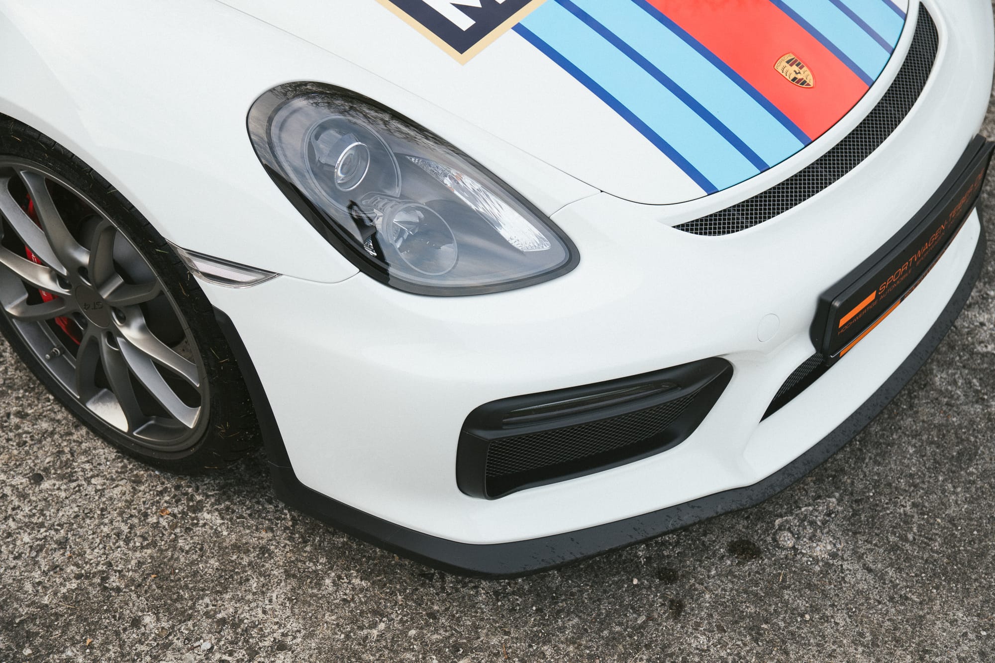 Porsche Cayman GT4